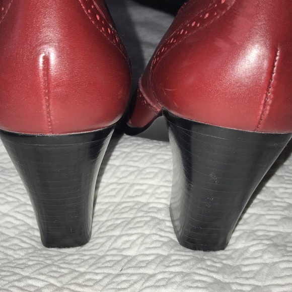 Boots - Picture 4 of 7